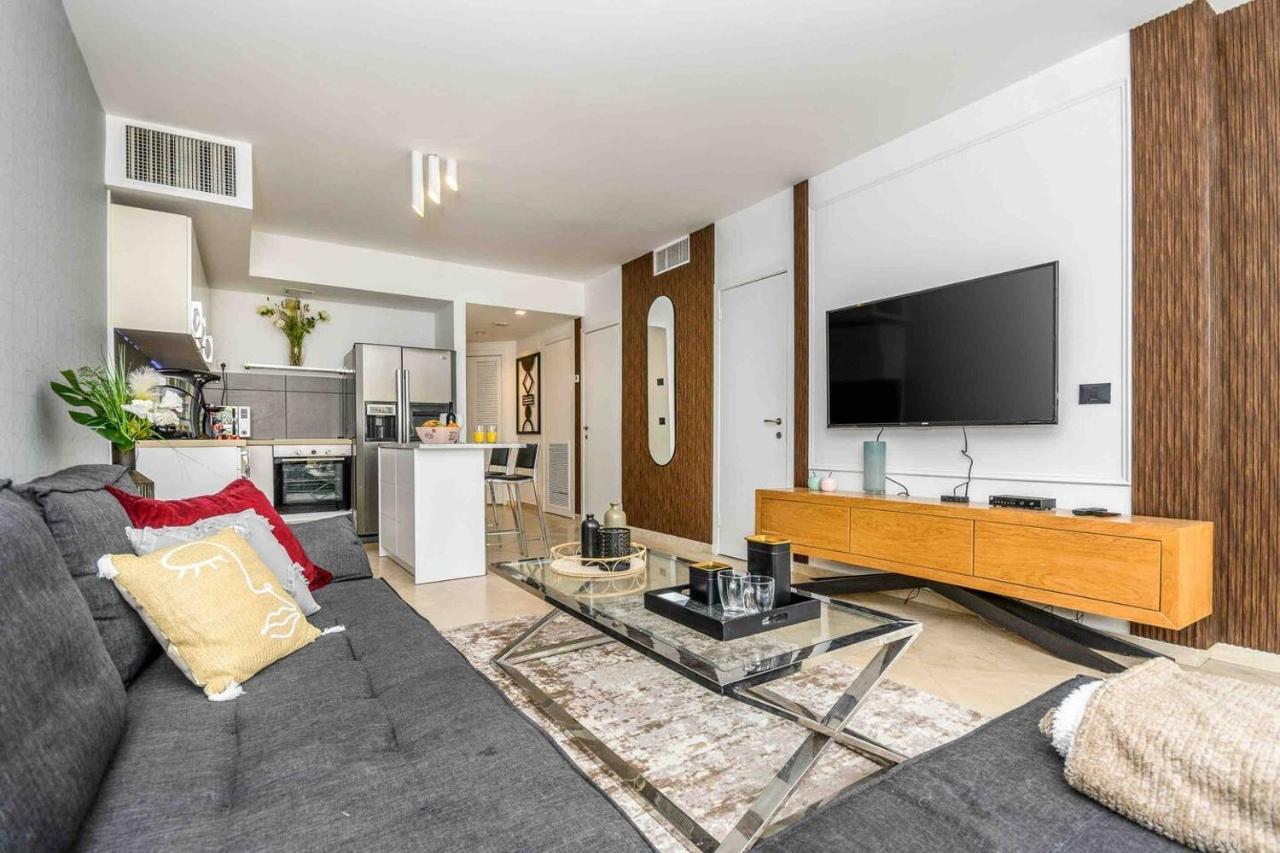 Awesome 2br/2bath With Pool And Gym Appartamento